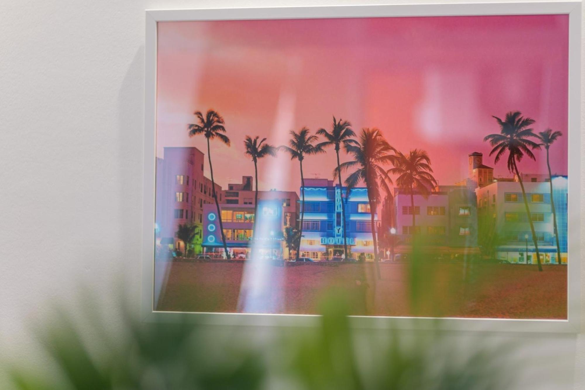 Miami Vice Apartment With Balcony Budapest Ngoại thất bức ảnh