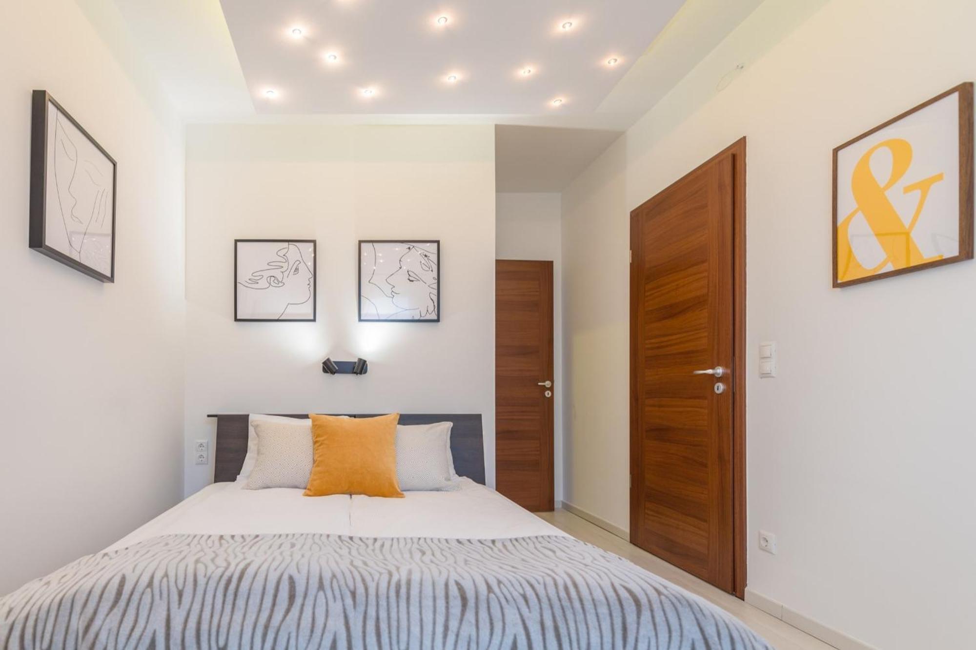 Miami Vice Apartment With Balcony Budapest Ngoại thất bức ảnh