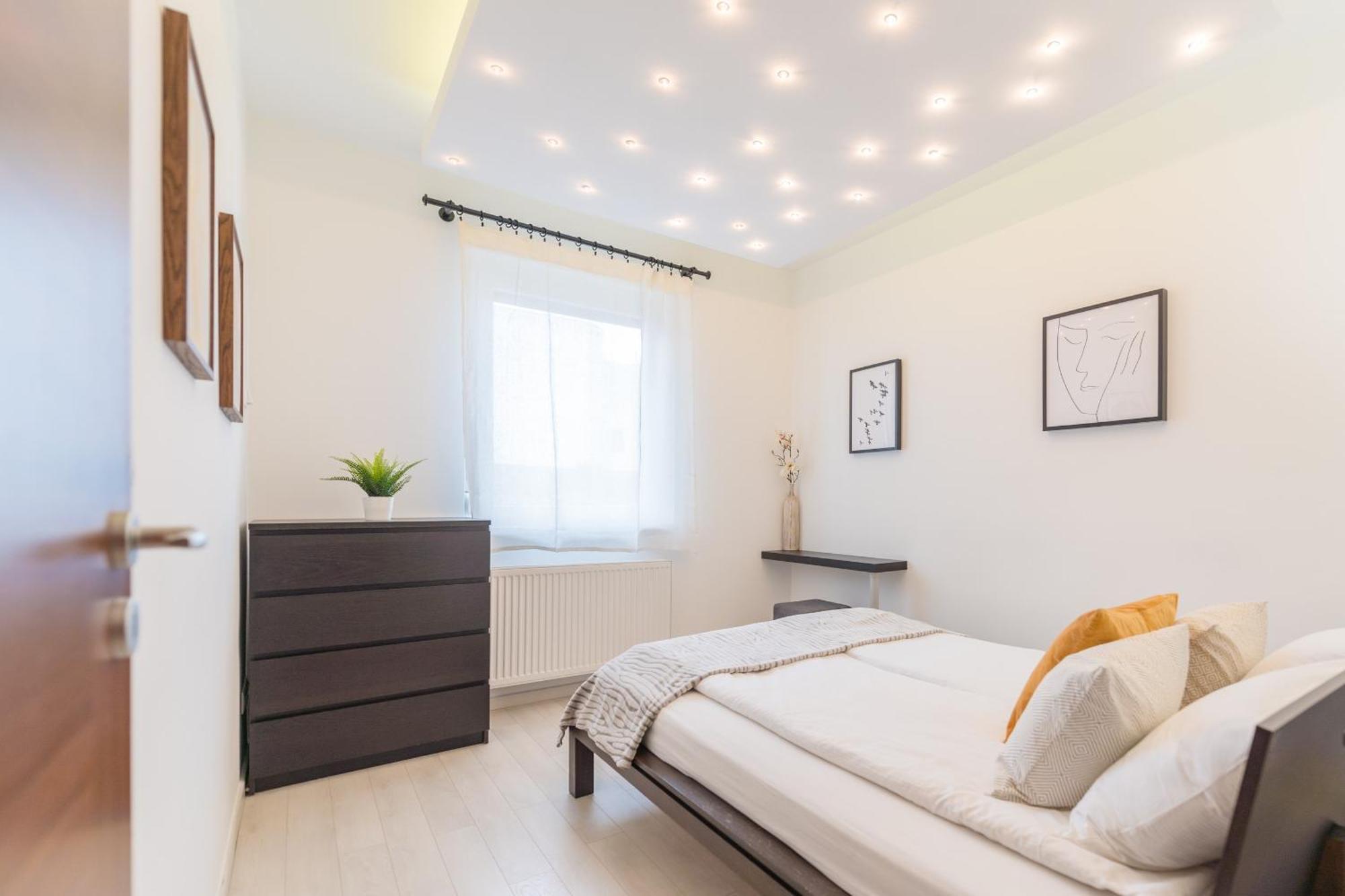 Miami Vice Apartment With Balcony Budapest Ngoại thất bức ảnh